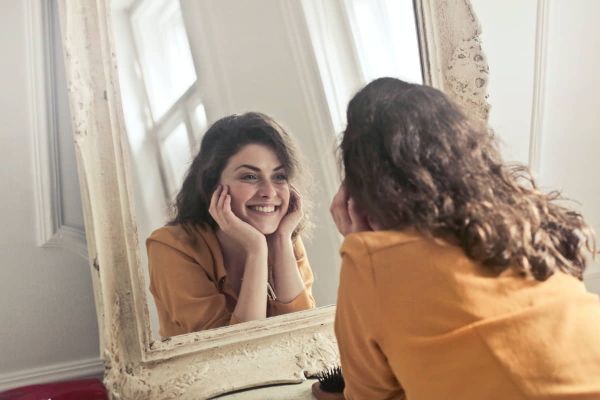 Unde te poti angaja usor, lucrezi online si poti obtine salarii in dolari mai mult decat decente?