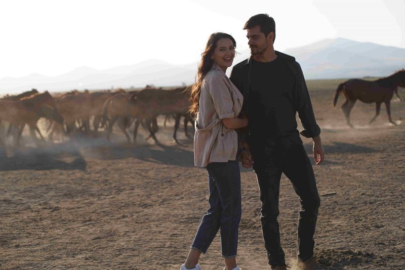 Berk Atan, actorul din serialul “Poveste din Anatolia”, vrăjit de frumusețea locurilor în care a filmat