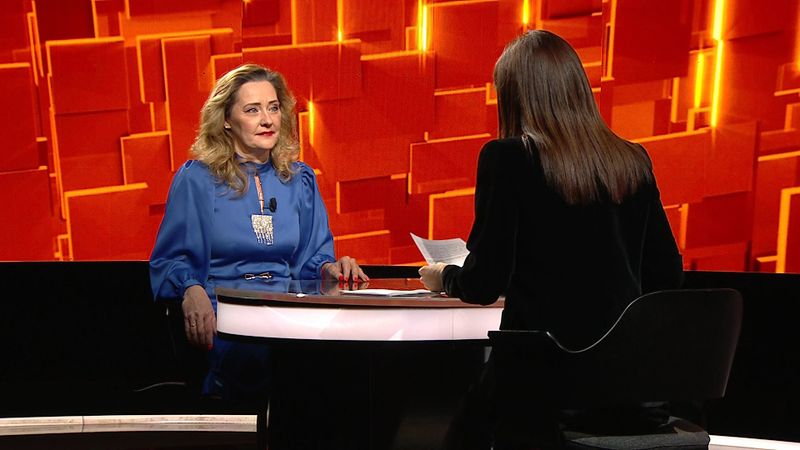 Elena Lasconi vine la ”40 de întrebări cu Denise Rifai”