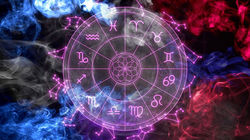 Horoscop de weekend, 20-21 ianuarie 2024: Racii se g&acirc;ndesc la despărțire. Vărsătorii &icirc;și dau seama că au avut &icirc;ncredere &icirc;n cine nu trebuia