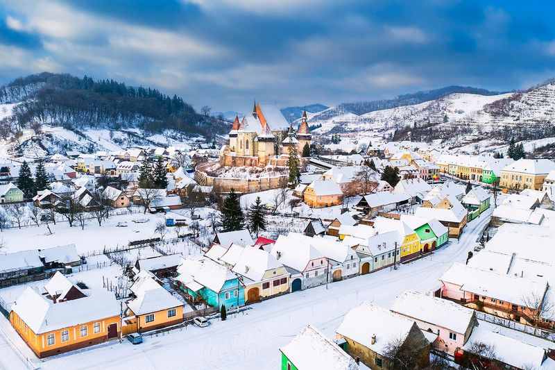 Care sunt cele mai romantice destinații pentru Ziua Îndrăgostiților 2024?