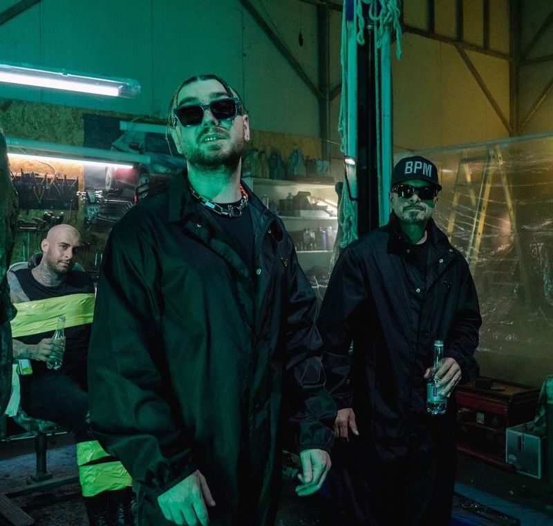 Vali Miron a încercat să dea buzna în casa lui Nane