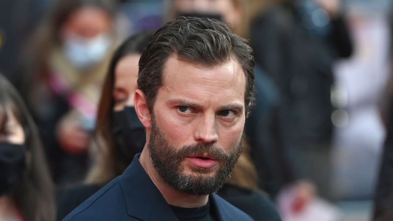 Jamie Dornan, starul din "Fifty Shades of Gray", internat de urgență din cauza unei omizi: "Sunt norocos că &icirc;ncă mai trăiesc!"
