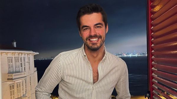 Lucruri neștiute despre Berk Atan, actorul din “Poveste din Anatolia”. Care era meseria visurilor sale în copilărie