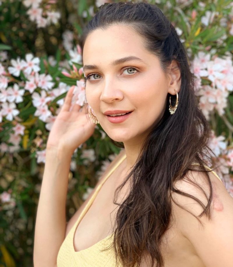 Gülsim Ali, protagonista serialului „Poveste din Anatolia”, apreciată pentru simplitatea și naturalețea de care dă dovadă zilnic