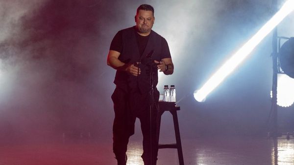 Bobonete, ironie maximă la adresa lui Bordea după ce fosta nevastă l-a înșelat cu Spike: "Tu de asta profiți acuma, mă! Odată pui ochii ăia de pisoi, așa, și toată lumea trebuie să fie cu tine: săracul, ai văzut ce i s-a întâmplat?"