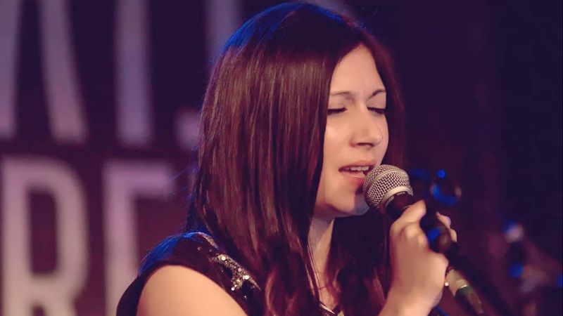 "Au sunat la Ambulanță, ăia ziceau`Dar voi doar pentru niște vărsături sunați, nu vă e rușine?`". Detalii revoltătoare despre moartea artistei Carmen Lela. Cauza decesului