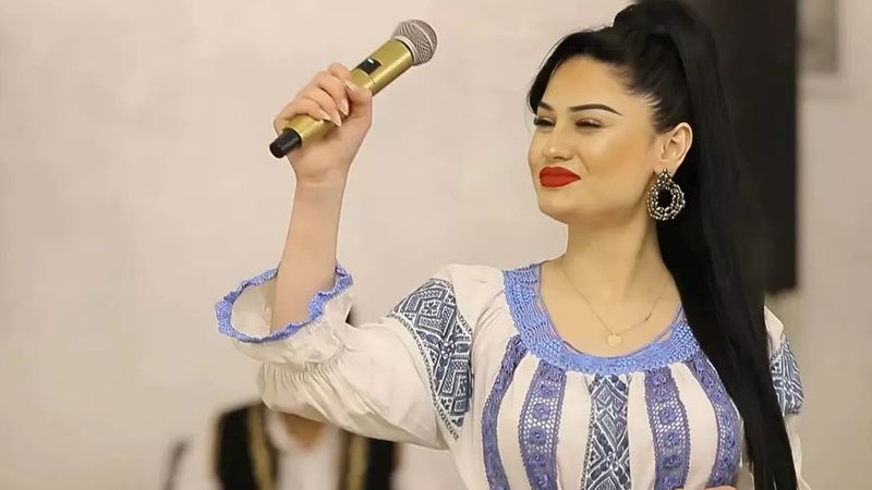 Cine este Alina Popa, t&acirc;nără supranumită "privighetoarea Ardealului", care s-a stins din viață la 23 de ani. Care a fost, de fapt, cauza decesului