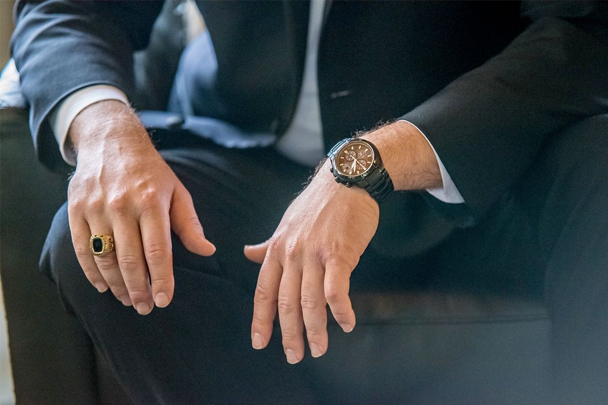 Motive pentru care fascinația pentru bijuterii și ceasuri de lux este atât de mare