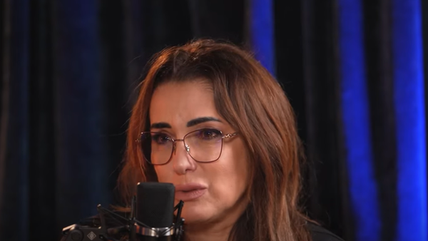 Durerea încă persistă în sufletul cântăreței Nico. Cum a afectat-o pe artistă moartea tatălui ei vitreg, cel care i-a fost model și sprijin în viață: "Îl simt că este acolo lângă mine și se bucură de toate realizările mele"