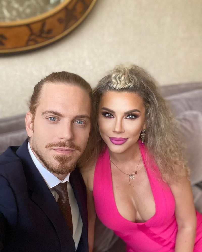 Alina Laufer este în prezent căsătorită cu Ilan Laufer