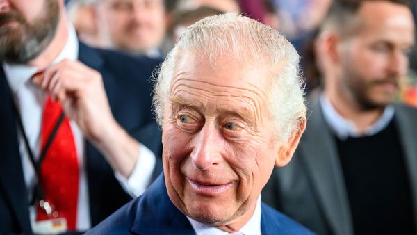 Cum a fost surprins regele Charles la ieșirea din spital? Monarhul britanic a fost operat de prostată