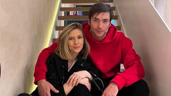 "Vreau să trec peste jignirea publică pe care mi-a făcut-o soţul meu. El săracul a vrut să-mi facă un compliment". Declaraţia de dragoste care a nemulţumit-o profund pe Adela Popescu. Iată schimbul de replici dintre cei doi soți