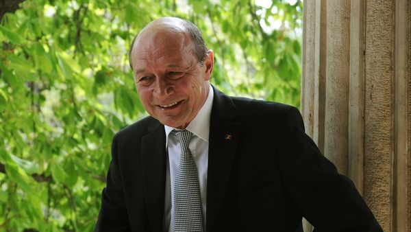 "Este destul de rău. Îi doresc sănătate, că văd că toată lumea l-a ‘plesnit’ pe unde a apucat”. Detalii alarmante despre starea de sănătate a lui Traian Băsescu