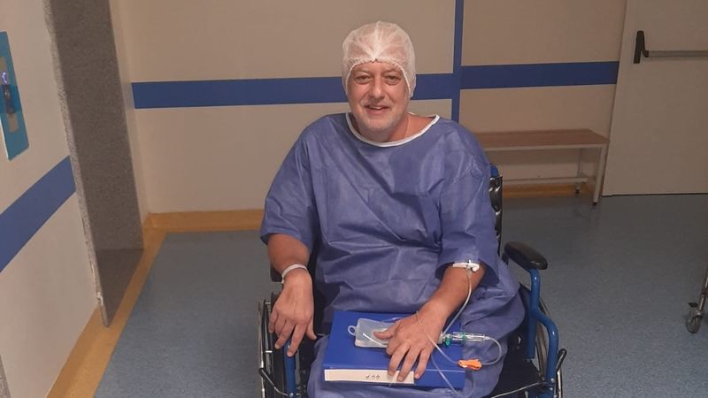 "N-a fost simplu pentru că a fost vorba despre o hernie de disc laterală ceea ce am înțeles că este rară și atipică". Cătălin Crișan, declarații după operația de hernie de disc. Prin ce chinuri a trecut renumitul artist