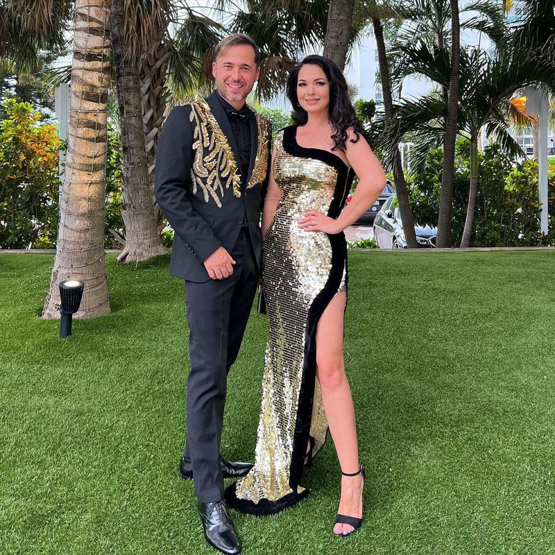 Deea și Dinu Maxer locuiesc în același bloc