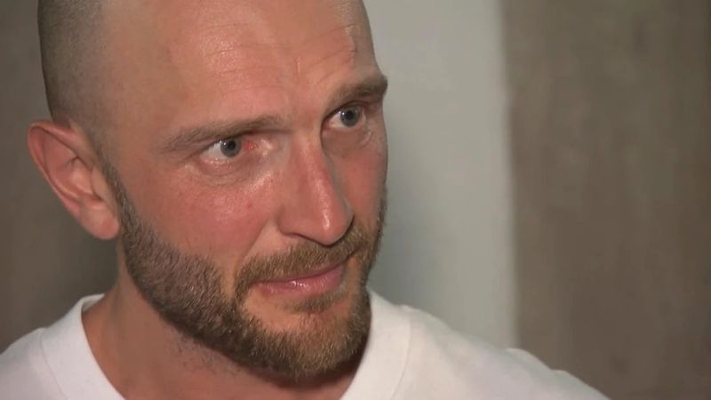 &rdquo;Nu mai am o mamă, fizic, &icirc;nsă &icirc;n sufletul meu e vie, e liniștitǎ, z&acirc;mbește și mă ține &icirc;n brațe c&acirc;nd am nevoie.&rdquo; Cătălin Bordea și-a visat mamă după moarte. Ce mesaj i-a transmis
