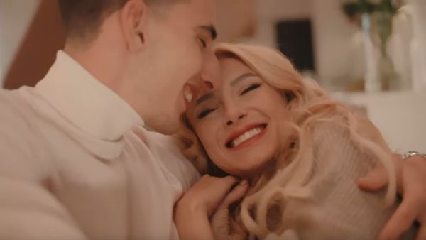 &rdquo;Pe toți i-ai băgat &icirc;n clipuri și după ceva s-a &icirc;nt&acirc;mplat și te-au dezamăgit&rdquo; Andreea Bălan a st&acirc;rnit un val de reacții după ce a apărut &icirc;n momente tandre alături de Victor Cornea &icirc;n noul său videoclip 