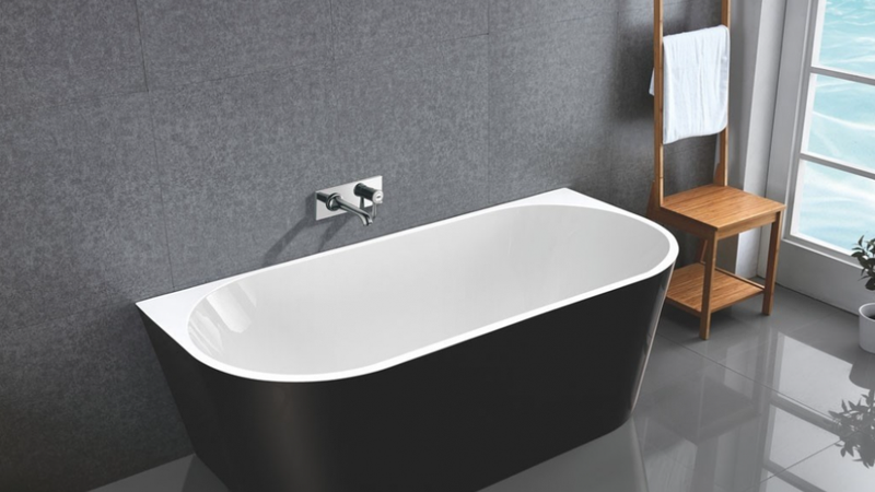 Cauți o cadă freestanding? Iată ce material de fabricație este recomandat să alegi!