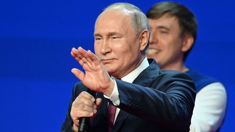 Ce &icirc;nălțime are Vladimir Putin? Deși pare impozant, președintele Rusiei este mai mic dec&acirc;t ne imaginăm
