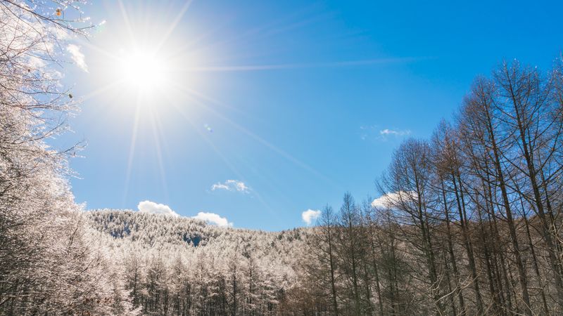 Vremea se schimbă &icirc;n Rom&acirc;nia, după valul tropical: C&acirc;te grade vom avea noaptea?