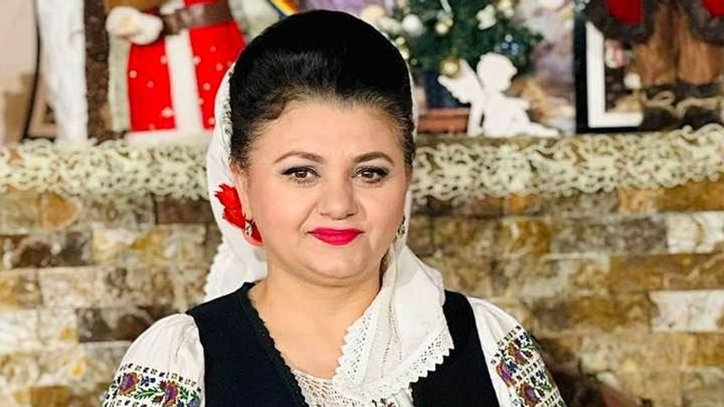"Să vă fie rușine! Le-a dat o palmă și un șut &icirc;n fund". Momente tensionate la &icirc;nmorm&acirc;ntarea Victoriței Cică. De la ce a pornit scandalul