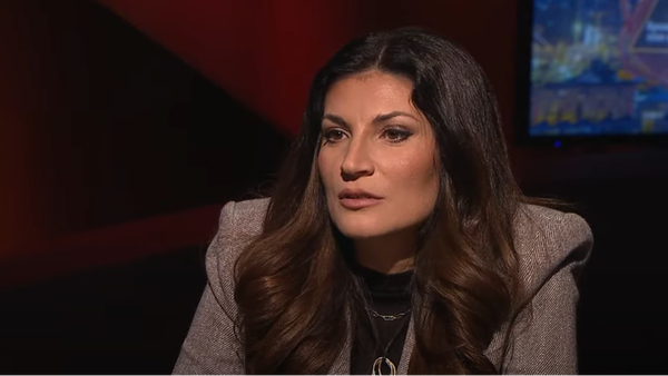 "Am &icirc;nceput să lucrez la un serial. M-am dus la el și i-am zis &bdquo;hai să divorțăm acum repede, că dacă nu, te &icirc;nșel". Ioana Ginghină, detalii cu privire la motivul divorțului de primul soț, Daniel Tudorică