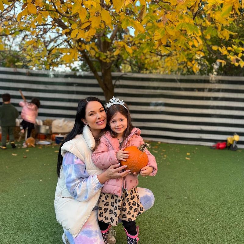 Fiica Deei Maxer s-a îmbolnăvit