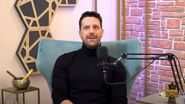 "Am plâns de disperare. Nu știu dacă am făcut corect ce am făcut față de ea". Adrian Nartea, despre momentul când a fost vizitat la spital de fiica sa. Șocul a fost atât de mare pentru actor încât a izbucnit în plâns 