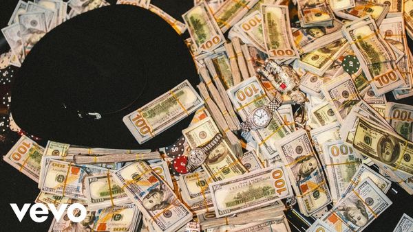 Maluma, Octavio Cuadras și Grupo Marca Registrada au lansat piesa "Bling Bling"