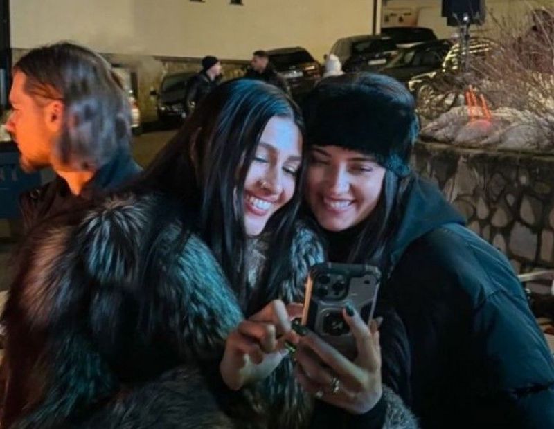 Antonia și Alina Eremia au postat mai multe imagini pe rețelele de socializare de la petrecerea din Padina