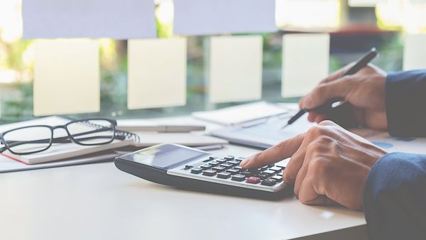 Cum procedezi atunci când ai cheltuit prea repede salariul