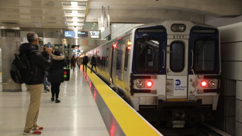 Împușcături la metrou! Un om a murit şi alți cinci au fost răniți: "Acum eşti cel mai căutat de poliţie". Cum s-a ajuns la această tragedie