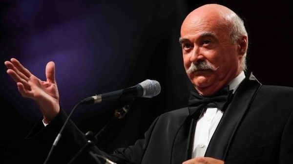 "N-a fost uşor, mai ales că mai aveam &icirc;ncă două surori". Tudor Gheorghe, despre perioada copilăriei sale. Ce fel de copil era maestrul