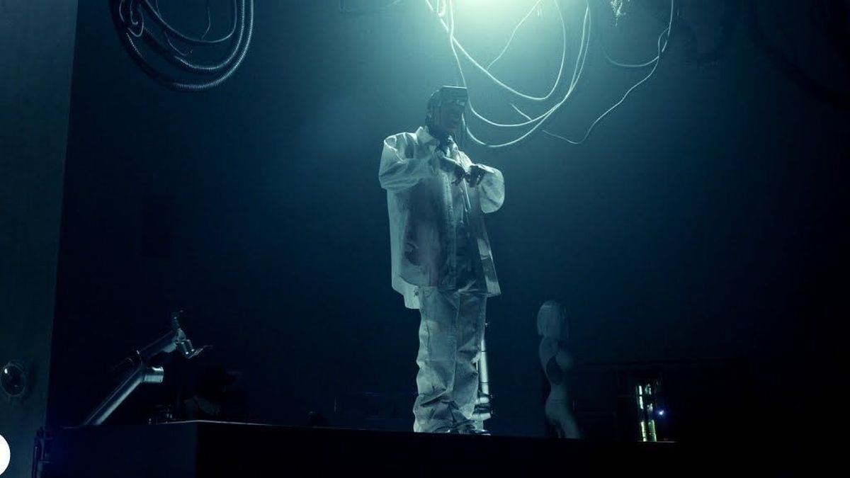 Tyga a lansat videoclipul piesei "Sensei"
