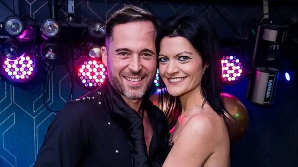 "Ne vom aminti de fiecare &icirc;n parte cu z&acirc;mbetul pe buze, atunci c&acirc;nd, evident, &icirc;ți voi spune că ești lumina vieții mele&rdquo;. Cum și-a surprins Dinu Maxer iubita de  Valentine&rsquo;s Day? Magdalena Chihaia a rămas fără cuvinte