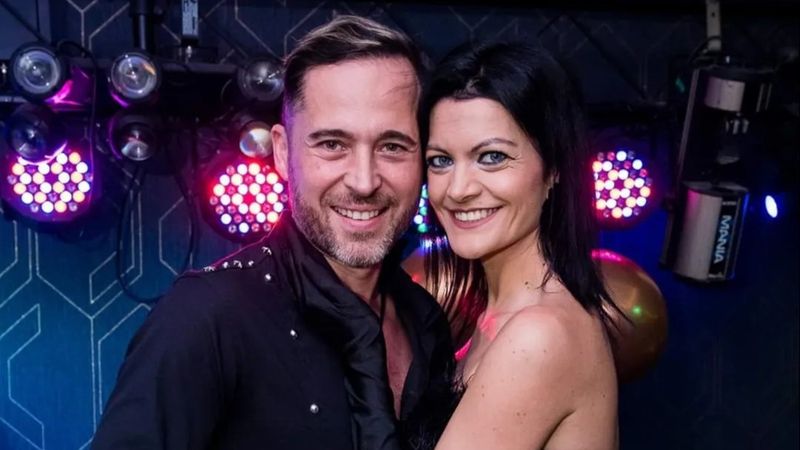 "Ne vom aminti de fiecare &icirc;n parte cu z&acirc;mbetul pe buze, atunci c&acirc;nd, evident, &icirc;ți voi spune că ești lumina vieții mele&rdquo;. Cum și-a surprins Dinu Maxer iubita de  Valentine&rsquo;s Day? Magdalena Chihaia a rămas fără cuvinte