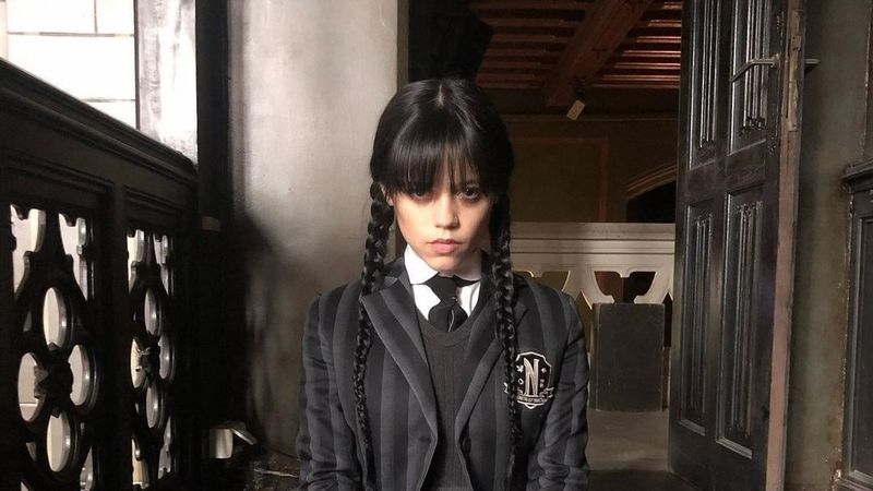 C&acirc;nd se va lansa sezonul 2 al serialului Wednesday? Pelicula nu va mai fi filmată &icirc;n Rom&acirc;nia