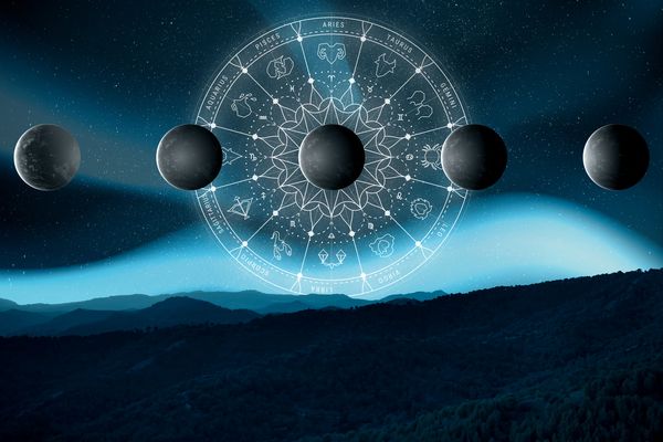 Horoscop zilnic, 16 februarie 2024: Gemenii se confruntă cu probleme &icirc;n plan financiar. Balanțele au parte de multe schimbări