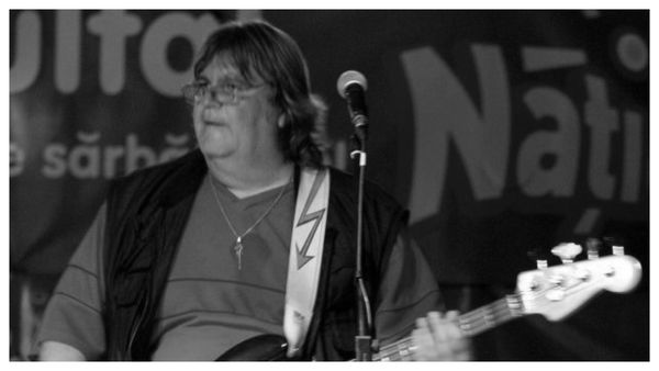 Ucigașul lui Teo Peter, basistul trupei Compact, s-a lansat în afaceri. Cu ce se ocupă acum fostul soldat american