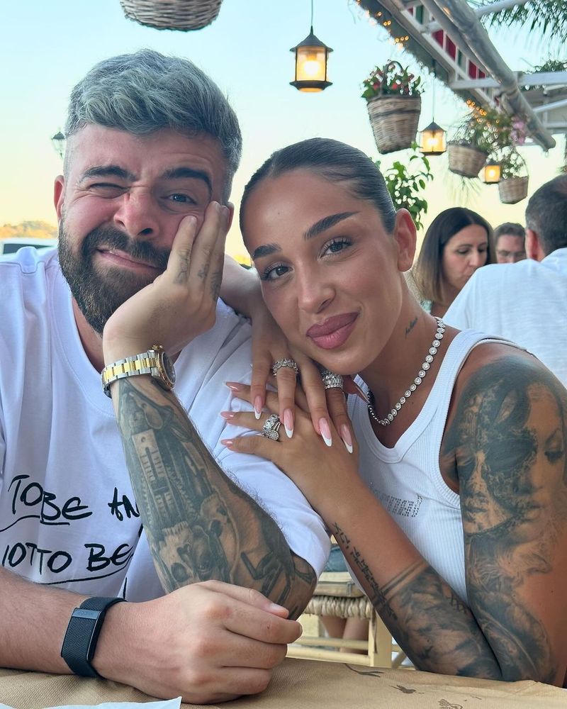 De ce nu poartă Ștefania inelul de logodnă   