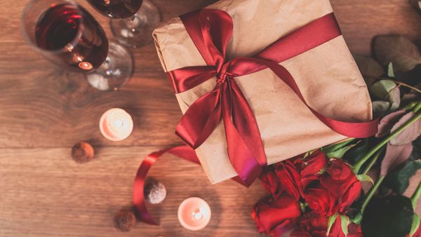 Ce cadouri se oferă de Dragobete 2024?