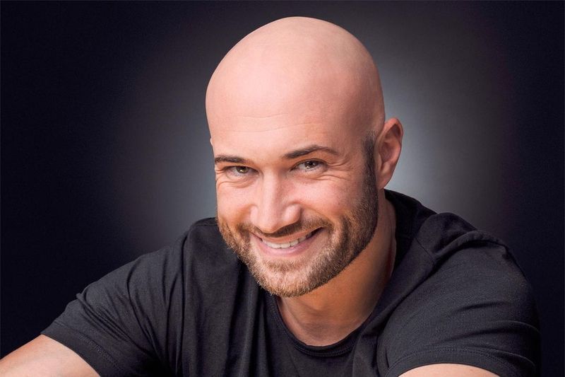 Mihai Bendeac zi de nastere cadou