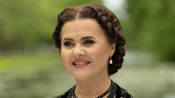 "Este responsabil de declarații și acuze nedemne de un solist care se vrea profesionist și angajat al unei instituții de cultură". Niculina Stoican reacționează în fața declarațiilor lui Cristian Bănățeanu