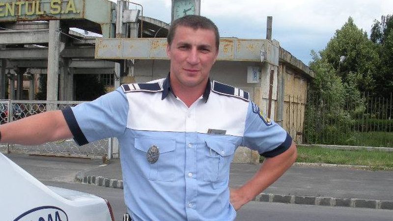 &rdquo;Mie versurile mi se par puerile și mi se mai pare că se adresează unei categorii de femei vulnerabile&rdquo; Polițistul Marian Godină reacție dură cu privire la versurile piesei &rdquo;Macarena&rdquo; lansată de Erika Isac