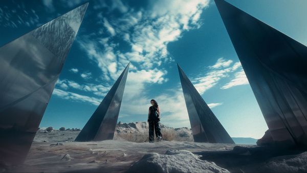 Eugenia Nicolae lansează piesa "La la la", parte a primului său EP! „Cred că toată lumea are nevoie de o astfel de piesă măcar o dată în viață!”