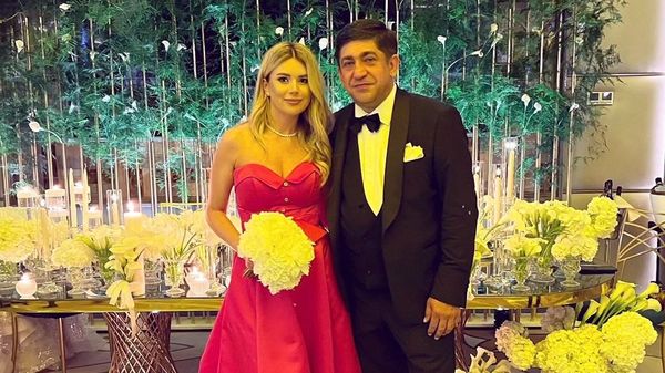 "Dumnezeu ne-a binecuv&acirc;ntat, are grijă de noi doi, suntem &icirc;n așteptare și Doamne ajută să ajungem p&acirc;nă la final!". Corneliu și Angela Botgros vor deveni părinți