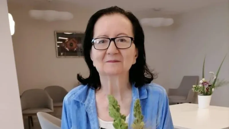 "Se așezau precum niște lacrimi". Detaliul straniu de la &icirc;nmorm&acirc;ntarea Mioarei Roman. Ce s-a &icirc;nt&acirc;mplat cu doar c&acirc;teva ore &icirc;nainte să fie condusă pe ultimul drum