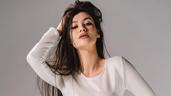 Erika Isac se pregătește să lanseze o nouă piesă. Care este mesajul din spatele lansării muzicale: "Vine dintr-o zonă reală, vine din ceva real care ţine de mine"