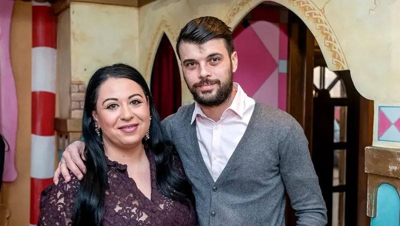 Oana Roman a chemat ambulanța în miez de noapte, la câteva ore după ce și-a înmormântat mama